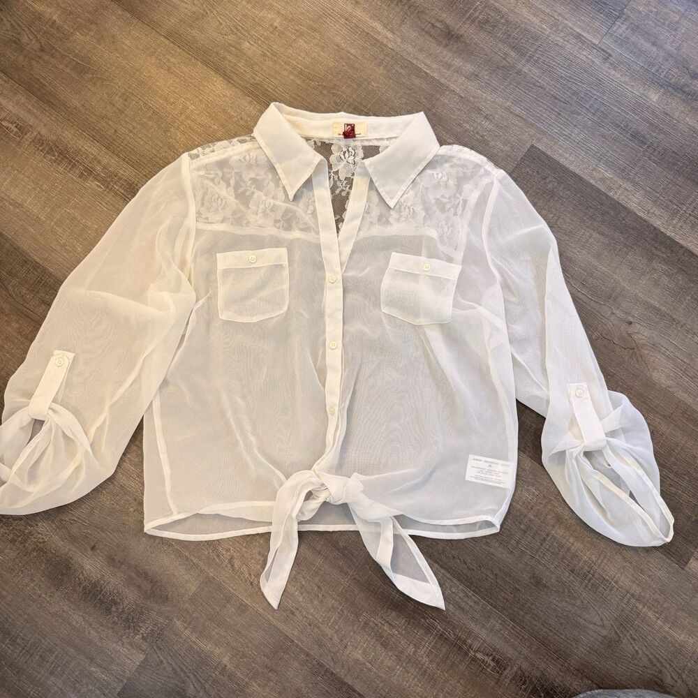 Vintage l.e.i. White Sheer Blouse Lace Yoke Tie Front Button Up Top Y2K Boho S